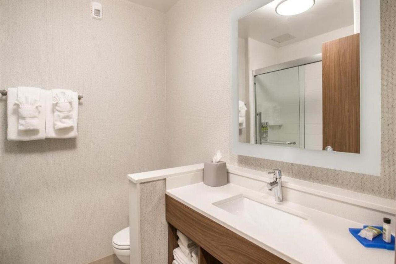 Holiday Inn Express & Suites Racine By Ihg Esterno foto