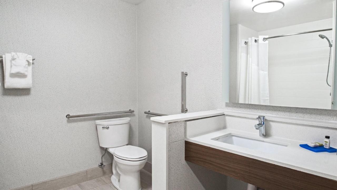Holiday Inn Express & Suites Racine By Ihg Esterno foto