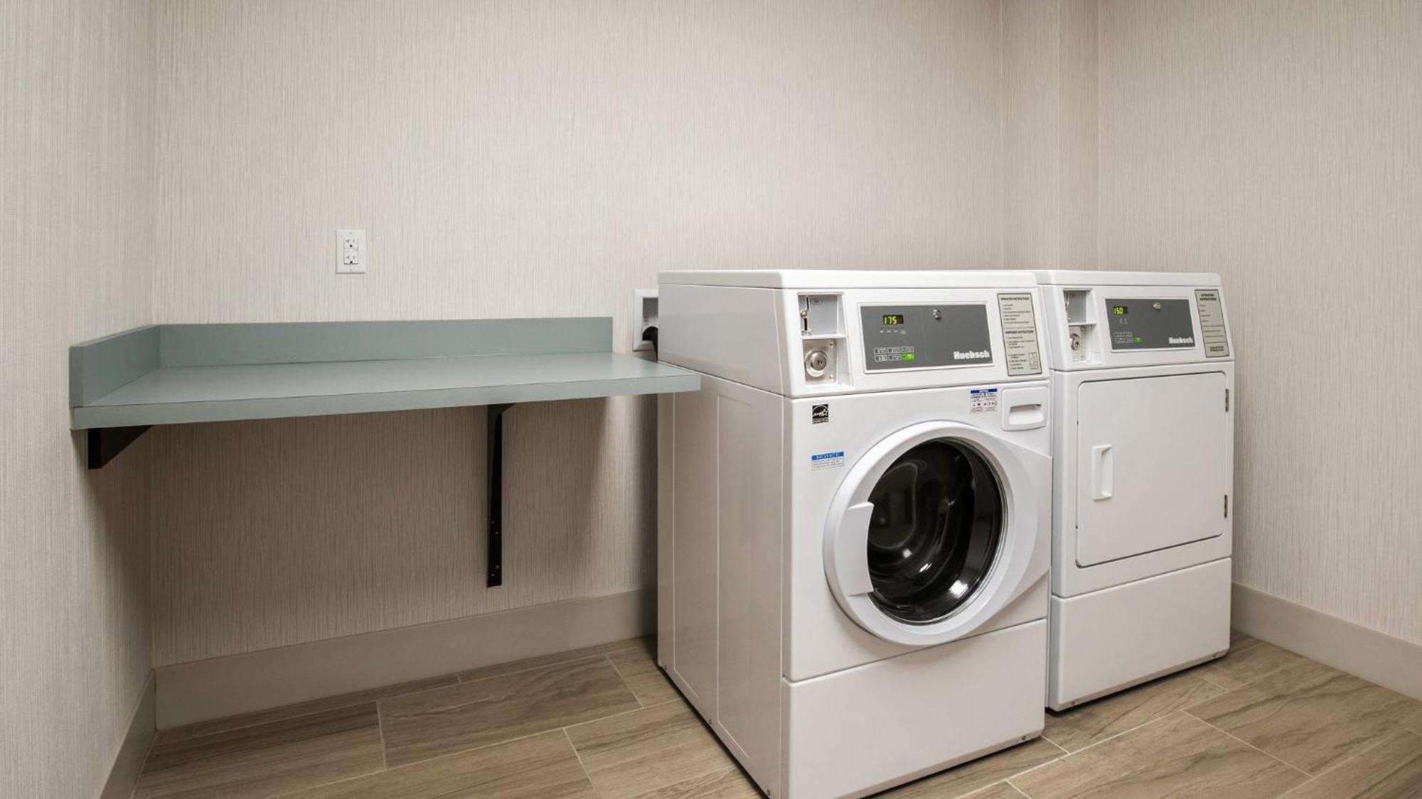 Holiday Inn Express & Suites Racine By Ihg Esterno foto