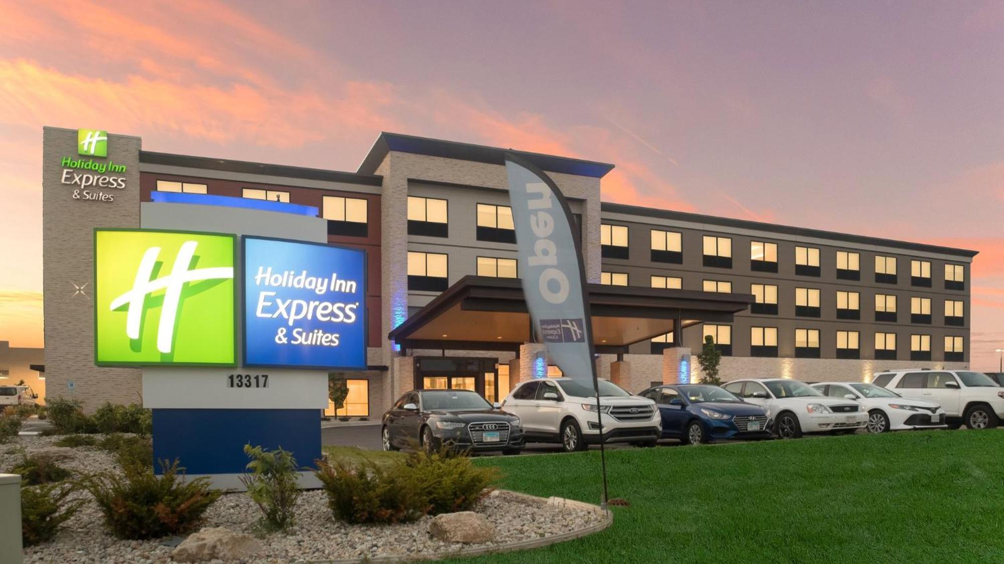 Holiday Inn Express & Suites Racine By Ihg Esterno foto
