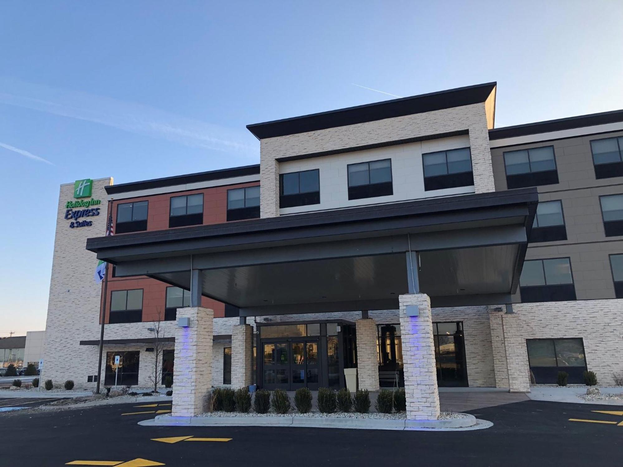 Holiday Inn Express & Suites Racine By Ihg Esterno foto